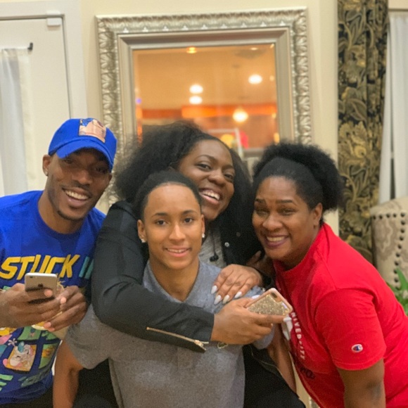 Meet your Posher, Lakia - Picture 5 of 8